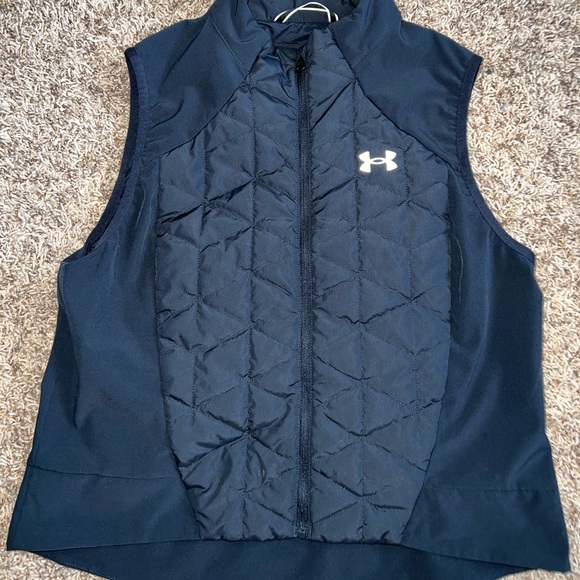 black under armour run vest - Picture 1 of 4